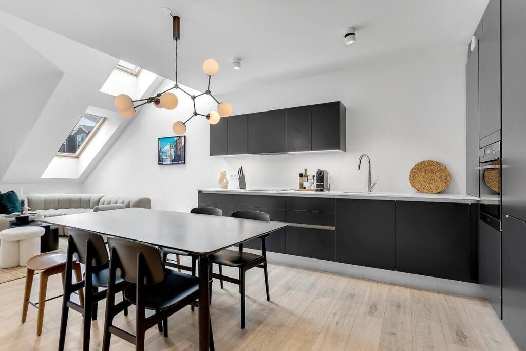 Luxury Penthous - 3 Bedroom - 2 Bath - Freeparking - Downtown Reykjavík Exterior foto